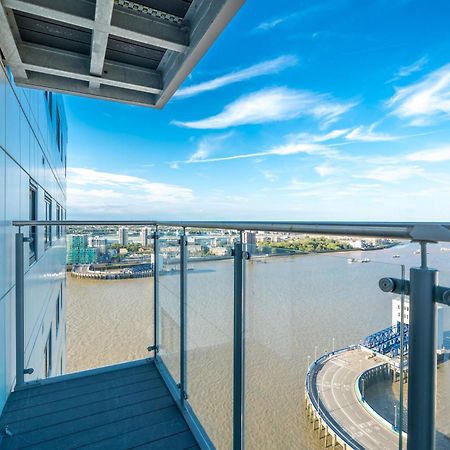 Skyvillion - London River Thames Top Floor Apartments By Woolwich Ferry, Mins To London Excel, O2 Arena , London City Airport With Parking المظهر الخارجي الصورة