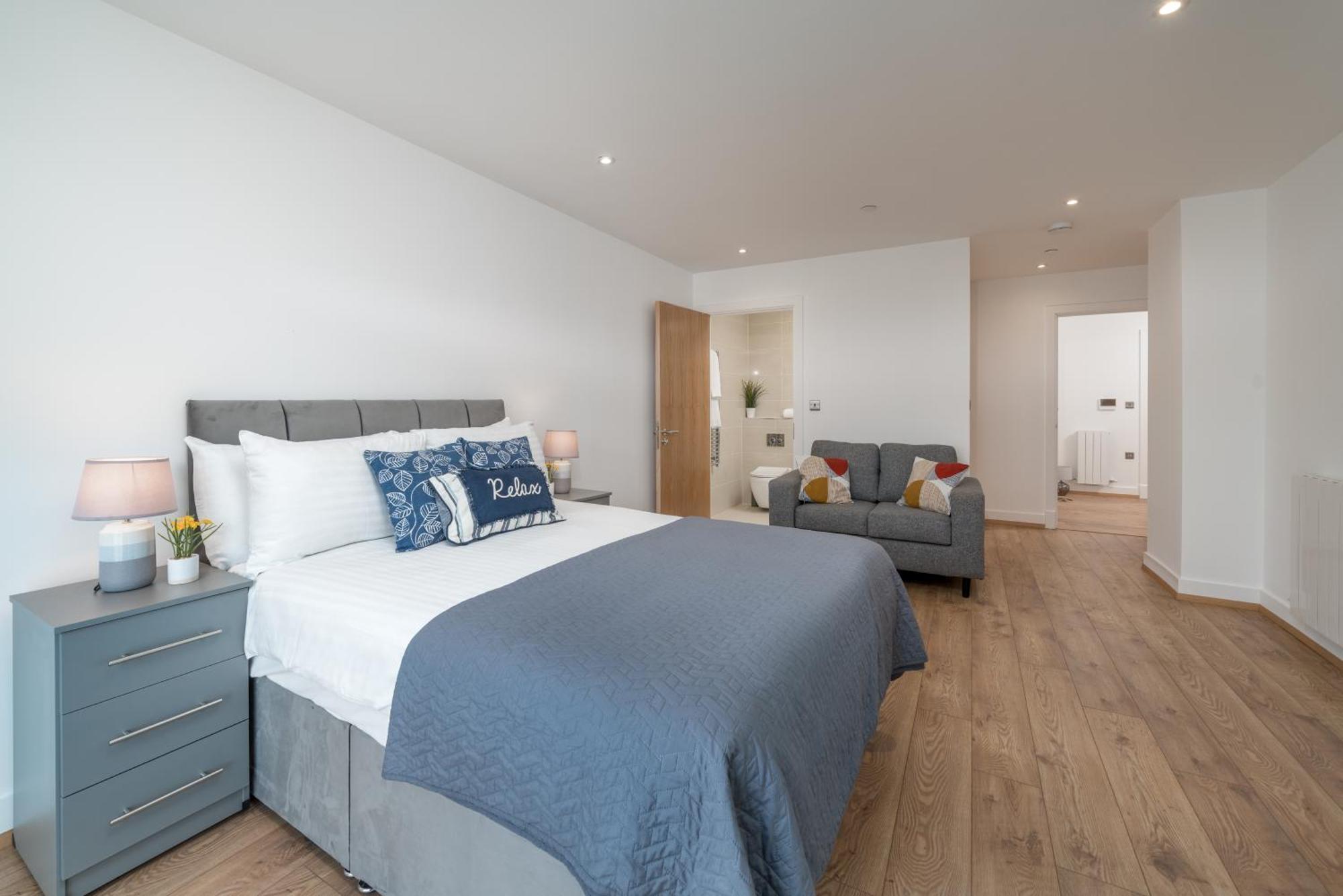 Skyvillion - London River Thames Top Floor Apartments By Woolwich Ferry, Mins To London Excel, O2 Arena , London City Airport With Parking المظهر الخارجي الصورة