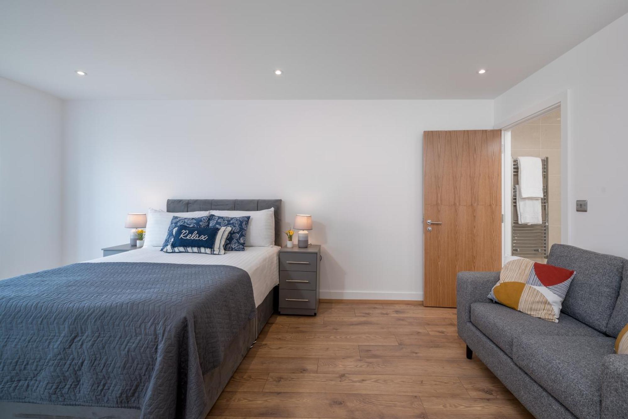 Skyvillion - London River Thames Top Floor Apartments By Woolwich Ferry, Mins To London Excel, O2 Arena , London City Airport With Parking المظهر الخارجي الصورة